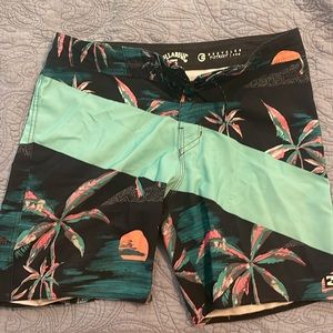 Board shorts, billabong size 28